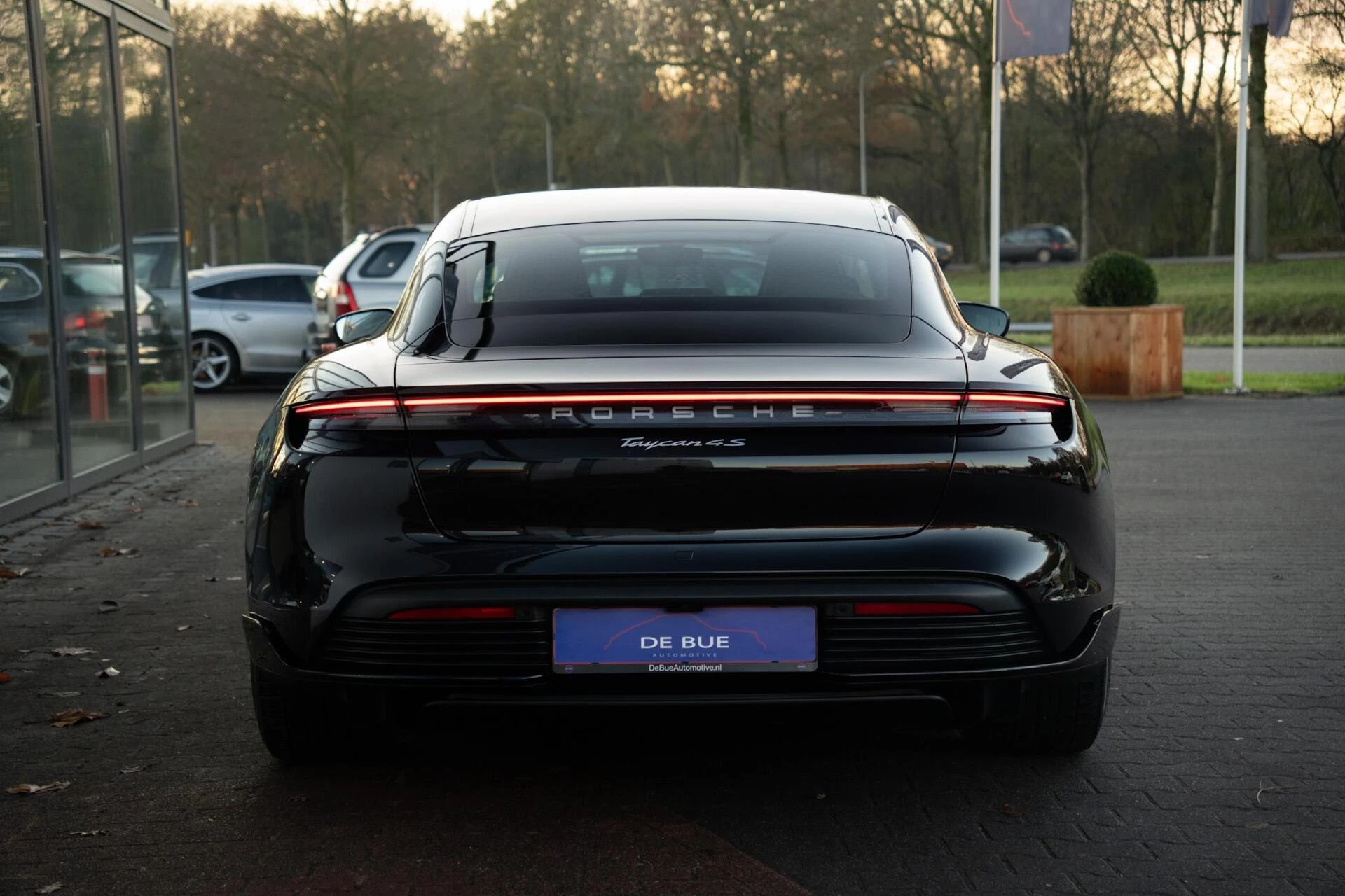 Hoofdafbeelding Porsche Taycan