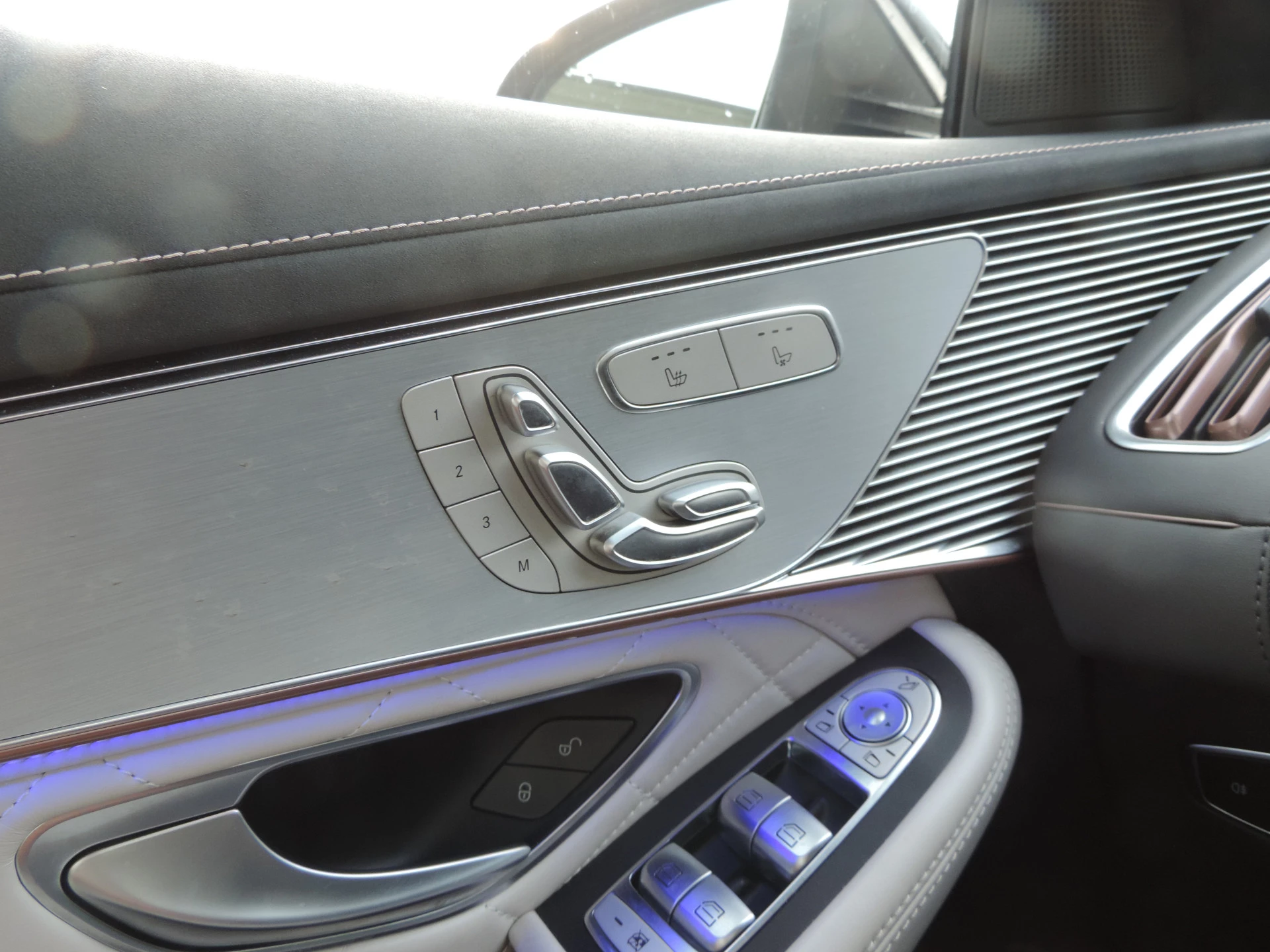 Hoofdafbeelding Mercedes-Benz EQC