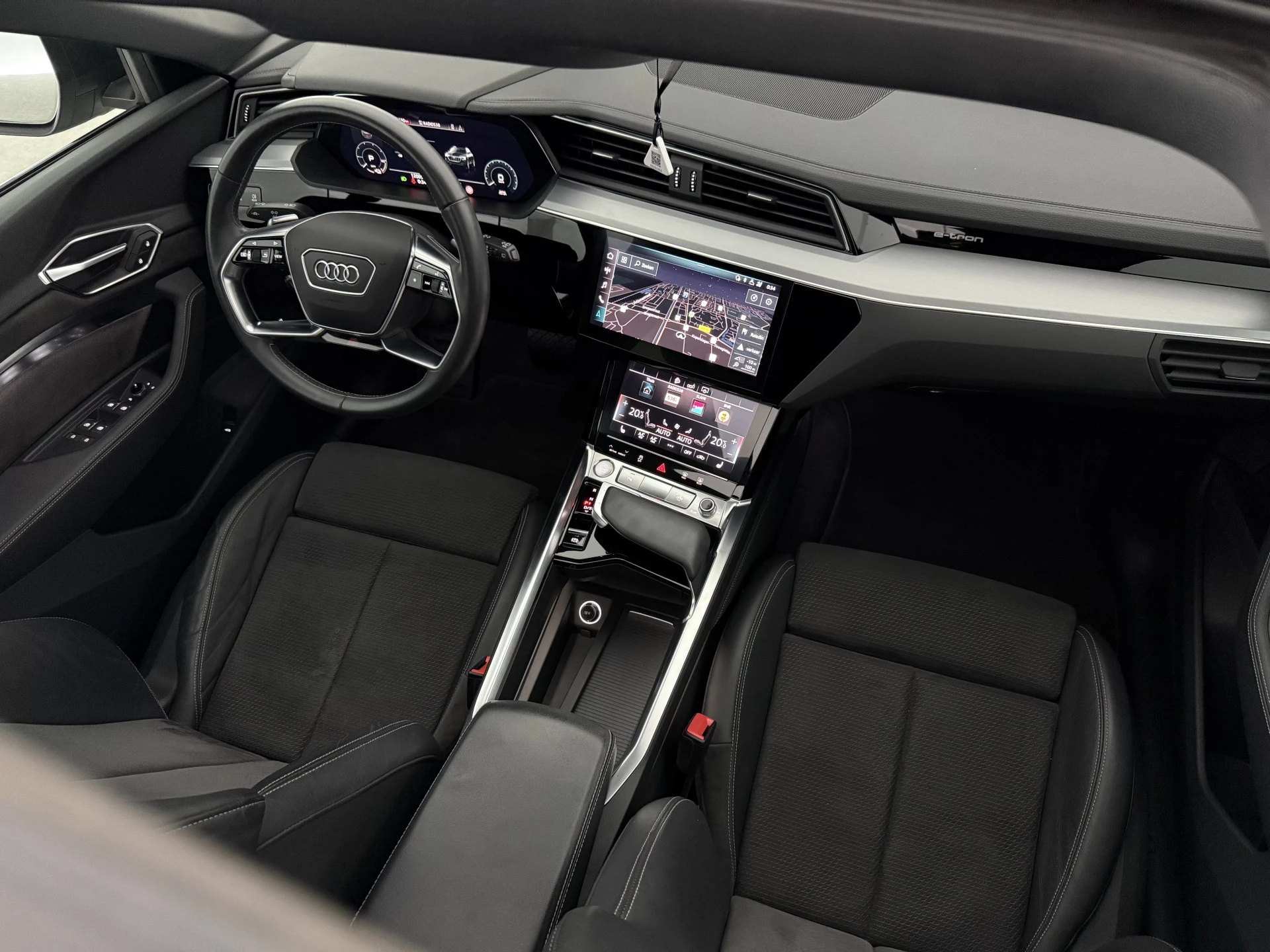 Hoofdafbeelding Audi e-tron