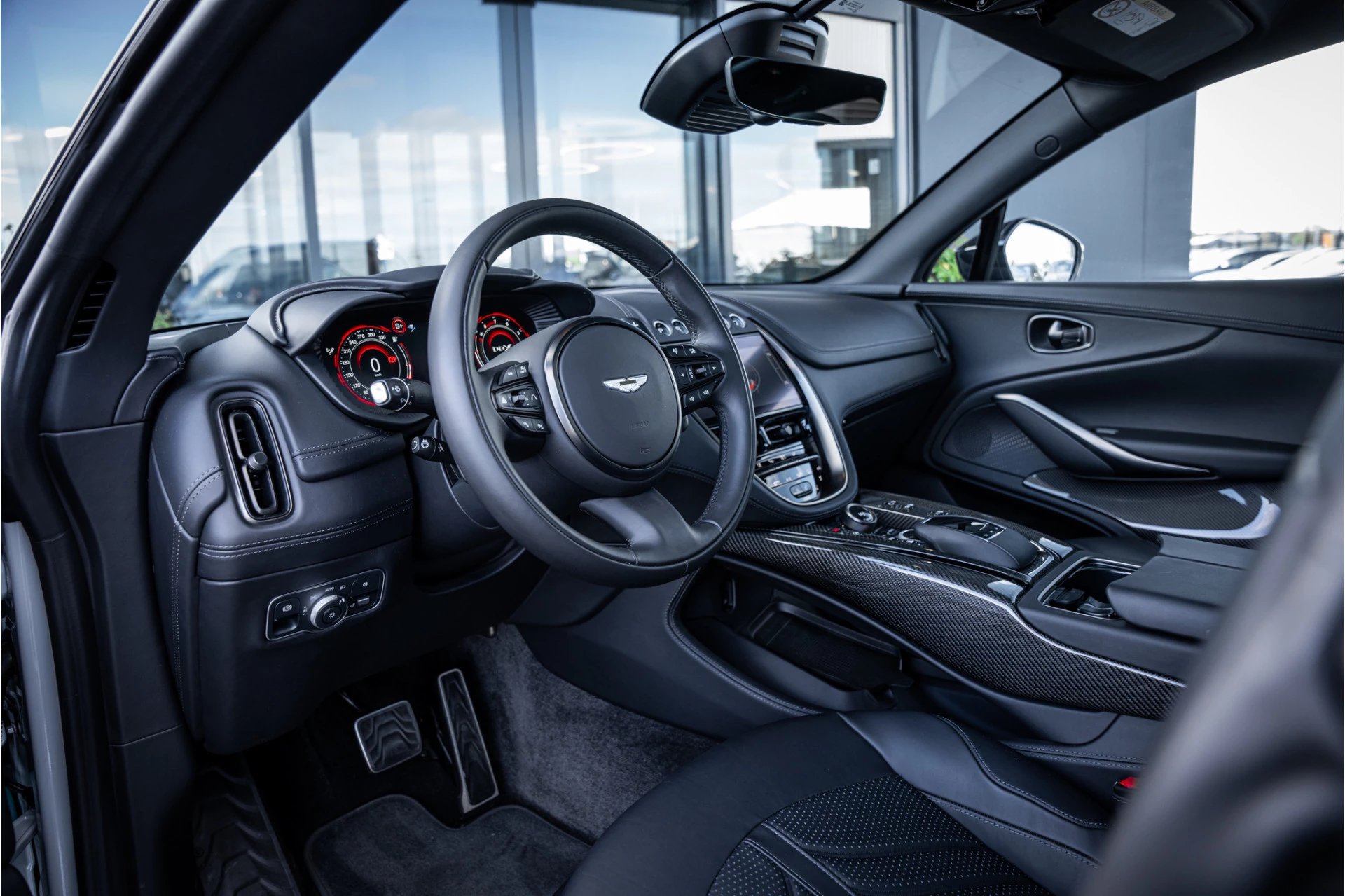 Hoofdafbeelding Aston Martin DBX