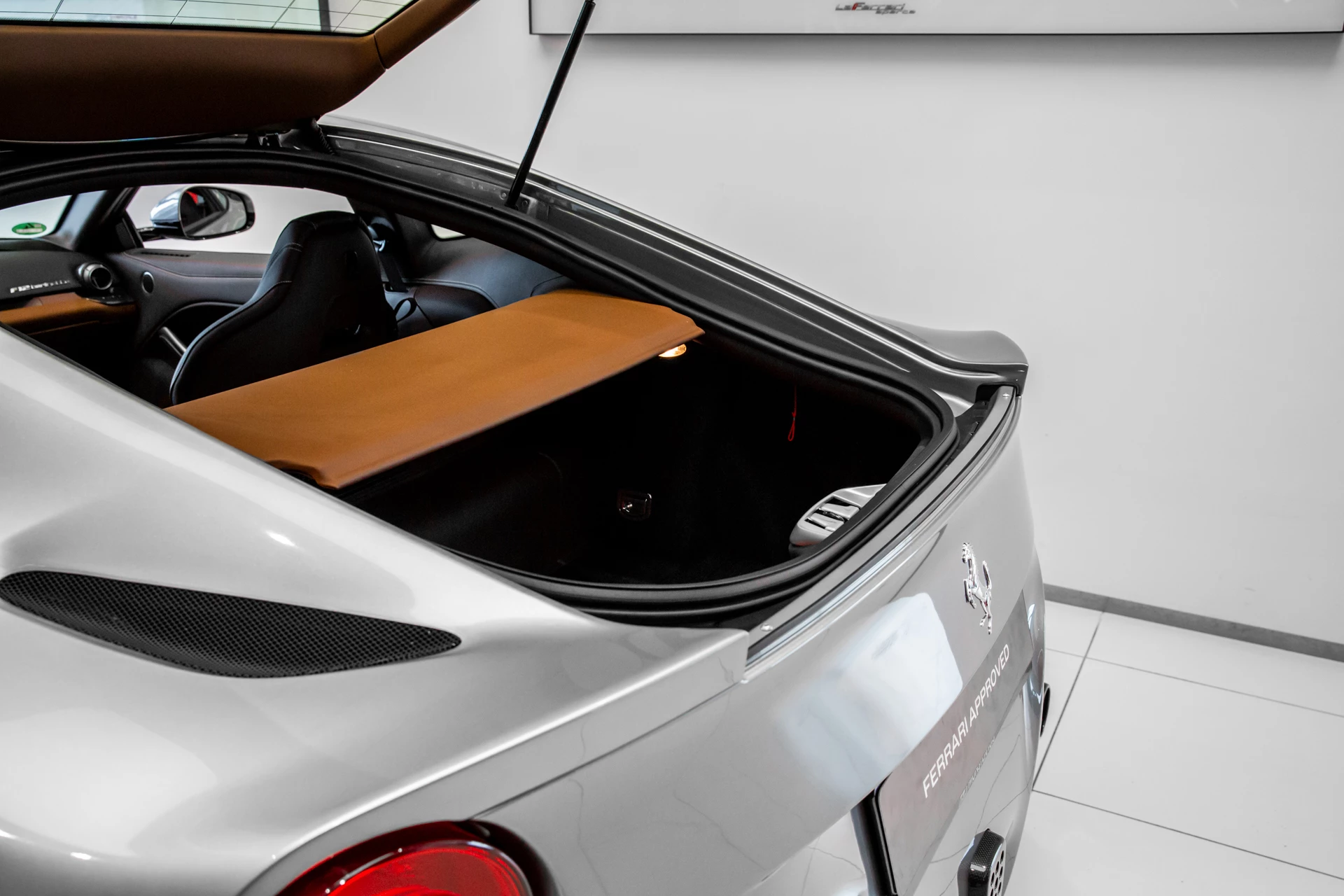 Hoofdafbeelding Ferrari F12