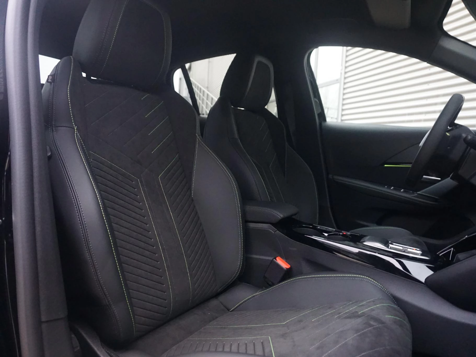 Hoofdafbeelding Peugeot e-208