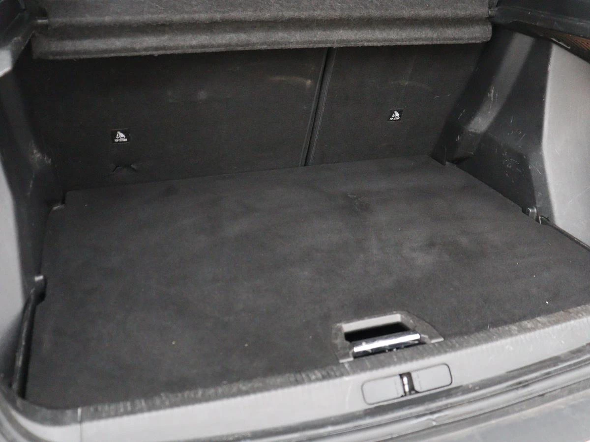 Hoofdafbeelding Peugeot e-2008