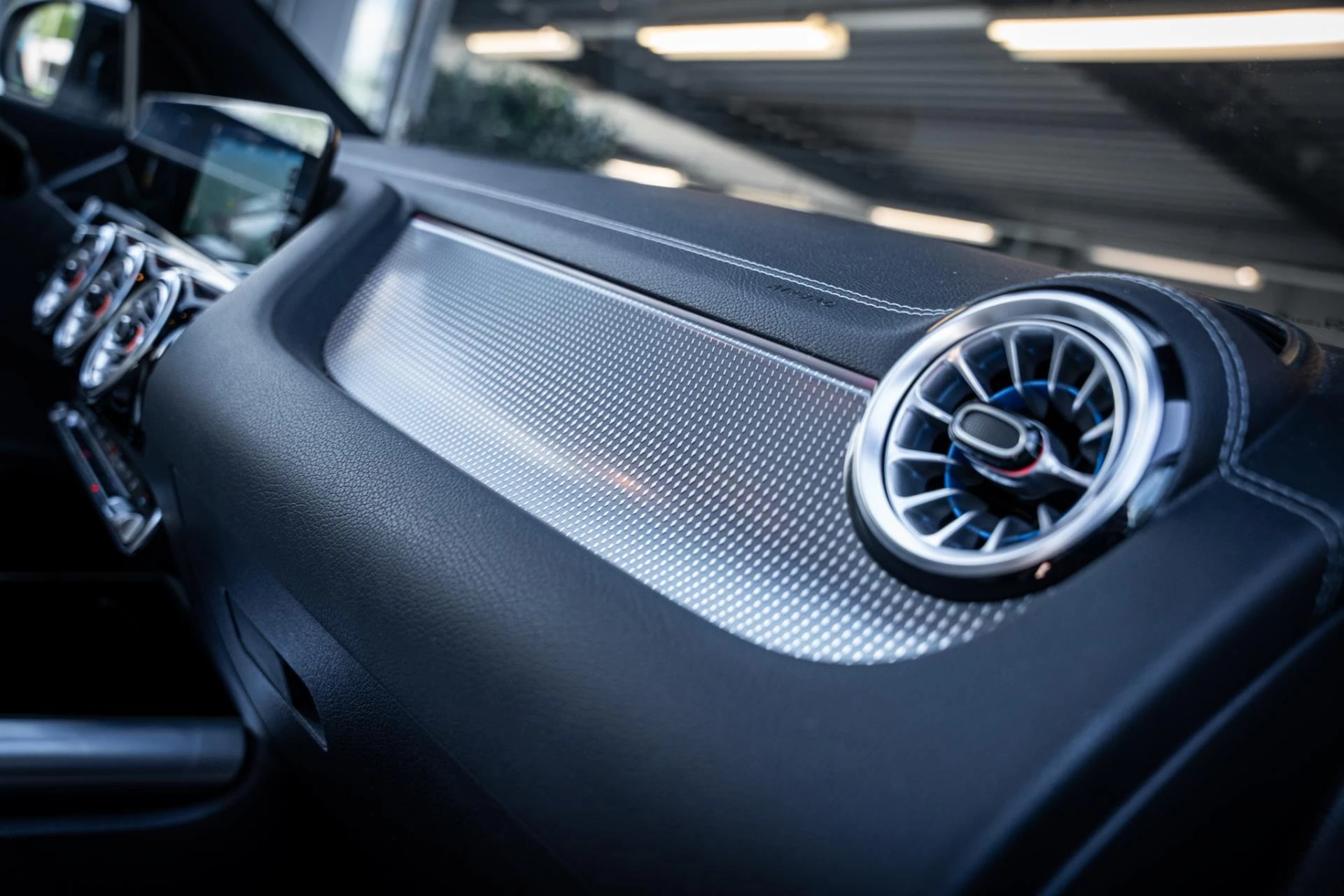 Hoofdafbeelding Mercedes-Benz EQA