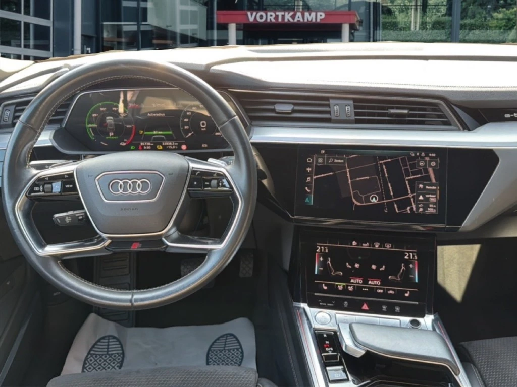 Hoofdafbeelding Audi e-tron