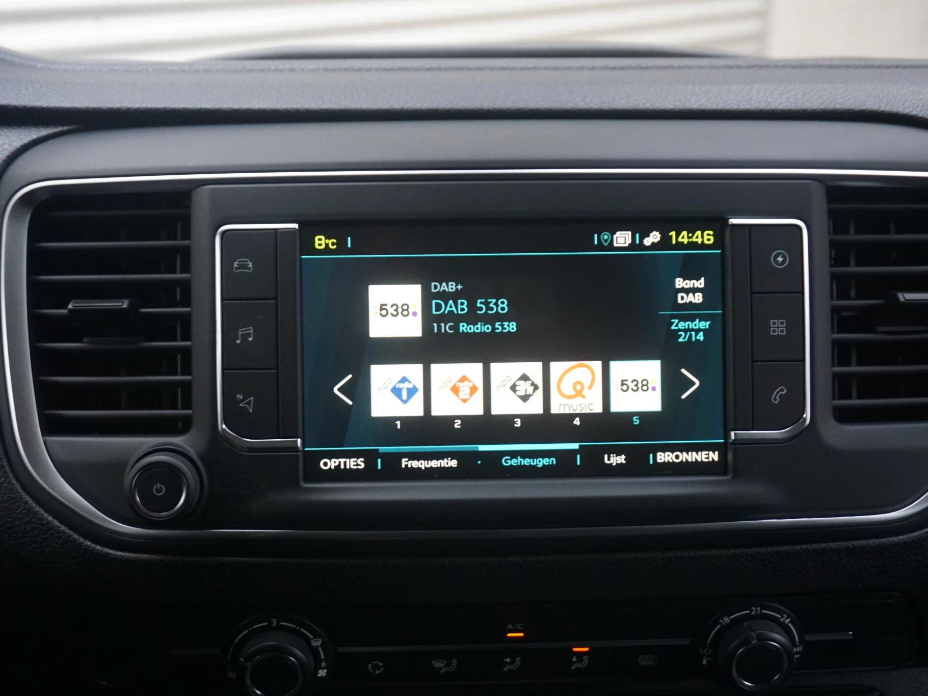 Hoofdafbeelding Peugeot e-Expert