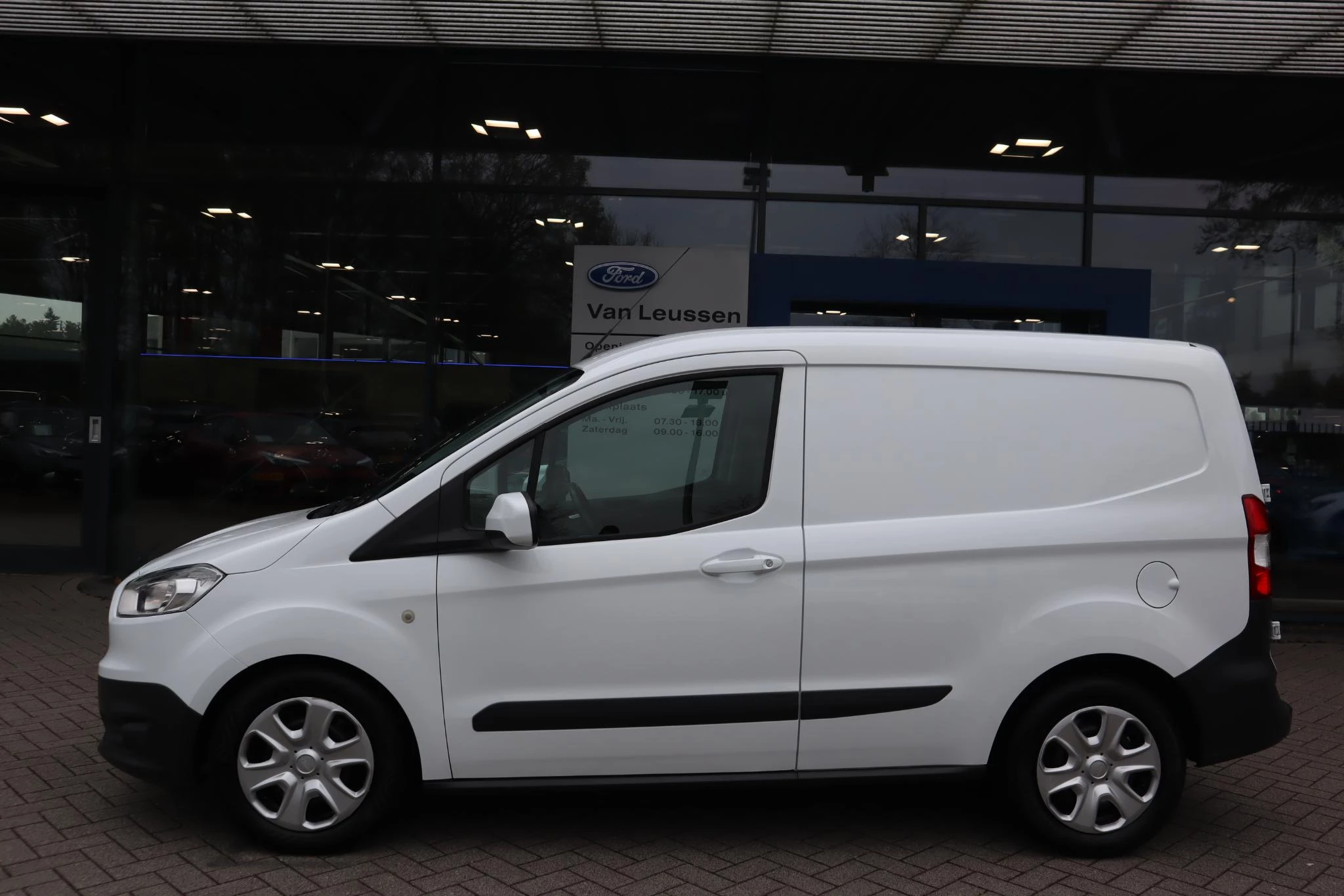 Hoofdafbeelding Ford Transit Courier