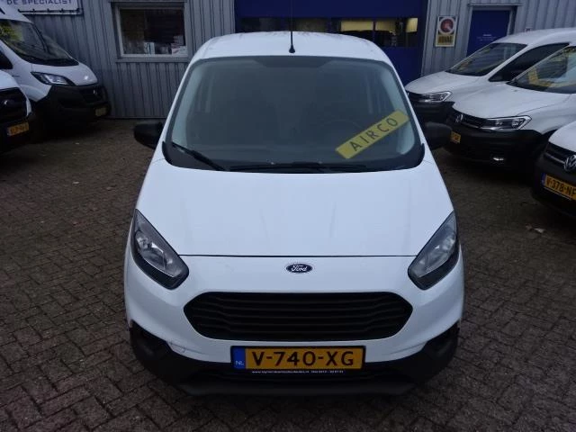 Hoofdafbeelding Ford Transit Courier