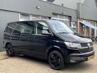 Hoofdafbeelding Volkswagen Transporter Volkswagen Transporter 2.0 TDI L2H1 DC 150PK Airco Cruise controle Telefoonverbinding Trekhaak 2500kg trekgewicht Apple carplay Navigatiesysteem schuifdeur Euro 6 DC 1e eigenaar Dealer onderhouden