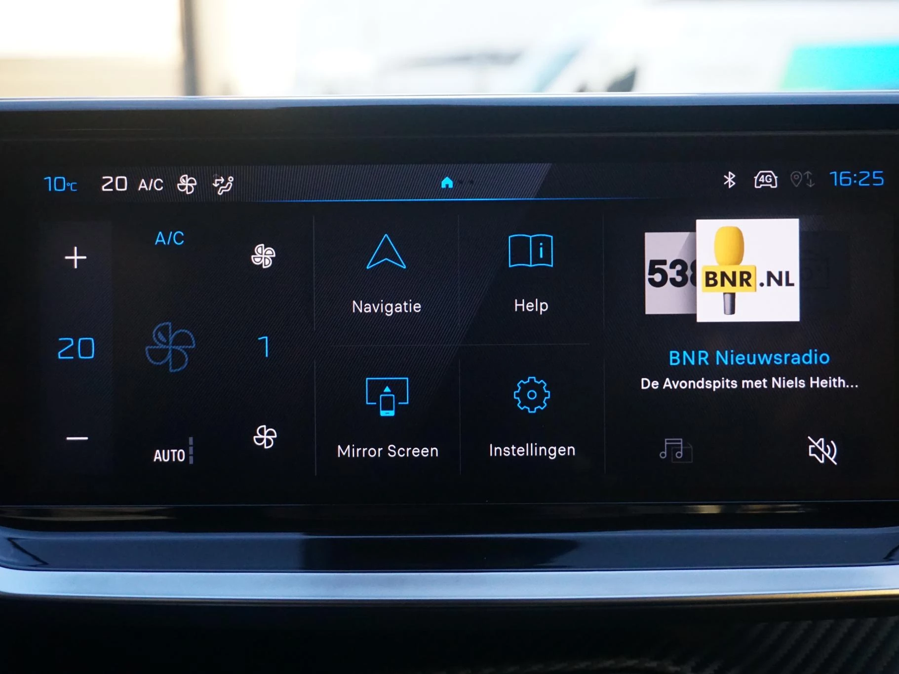 Hoofdafbeelding Peugeot e-208