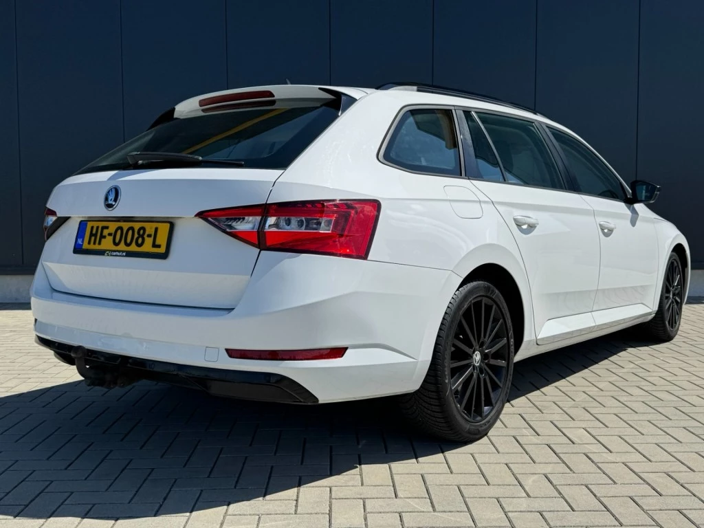 Hoofdafbeelding Škoda Superb