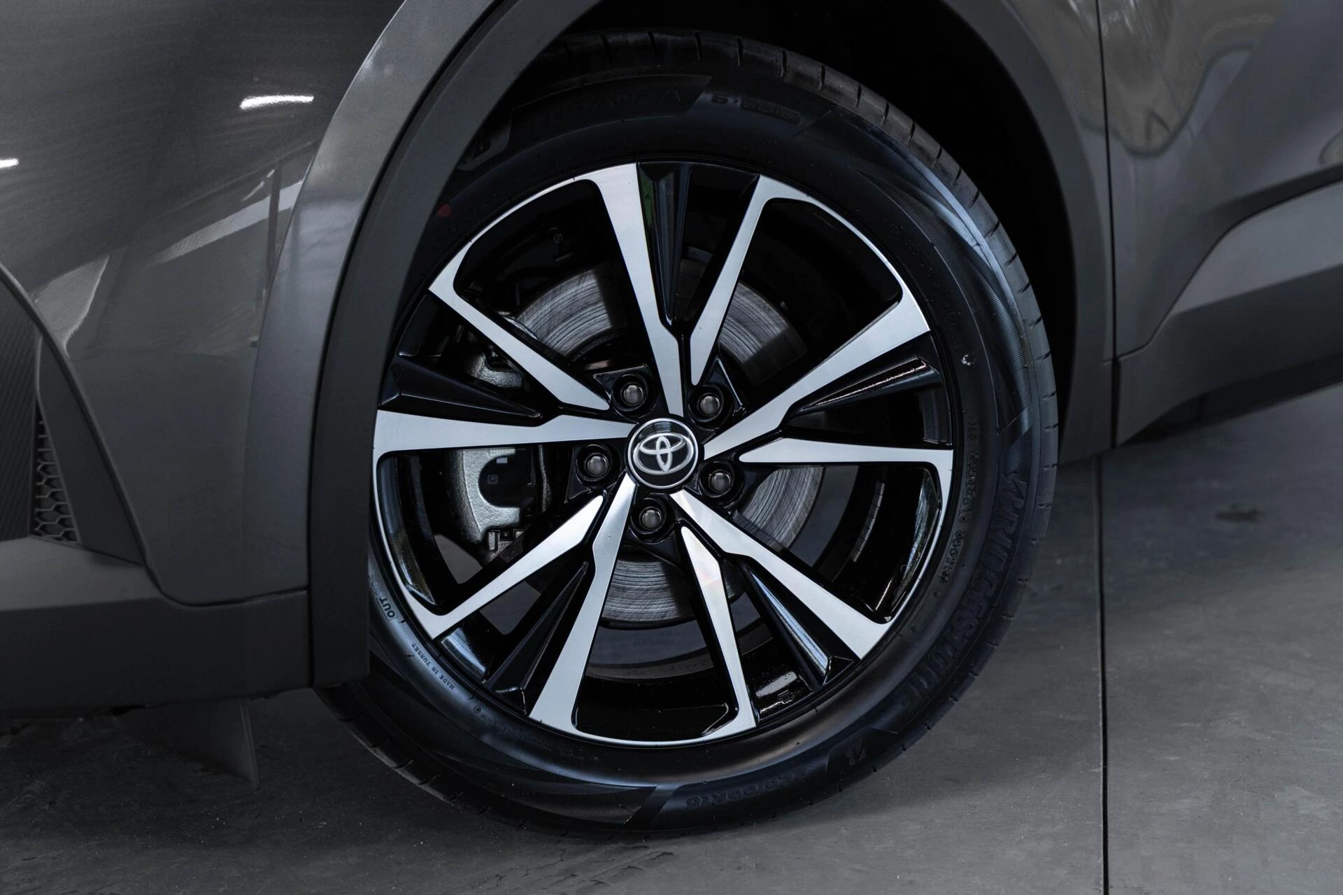 Hoofdafbeelding Toyota C-HR