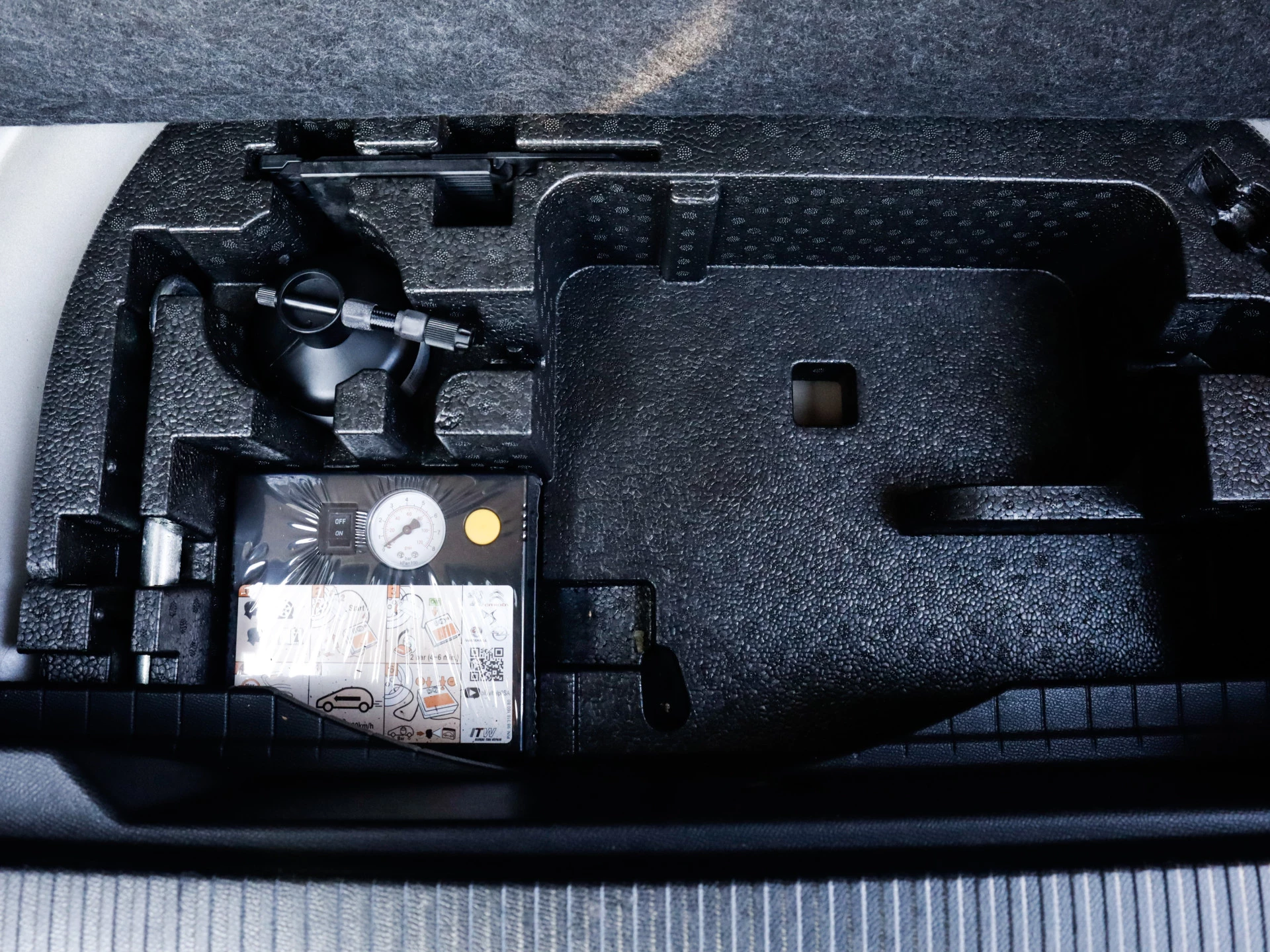 Hoofdafbeelding Peugeot e-2008