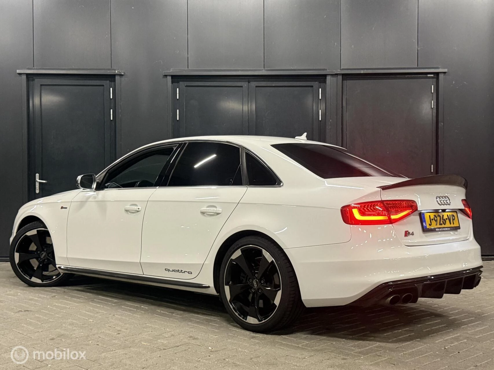 Hoofdafbeelding Audi S4