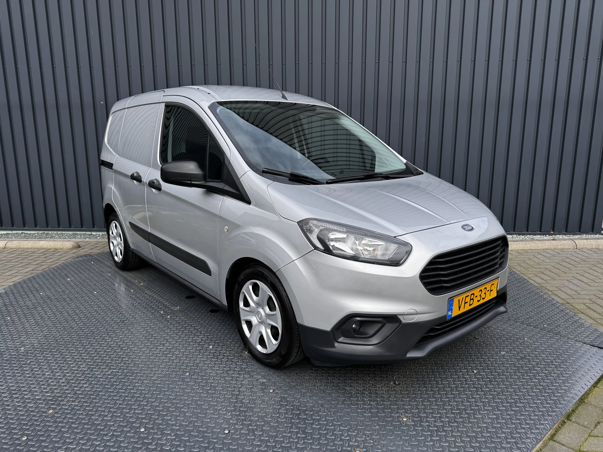 Hoofdafbeelding Ford Transit Courier