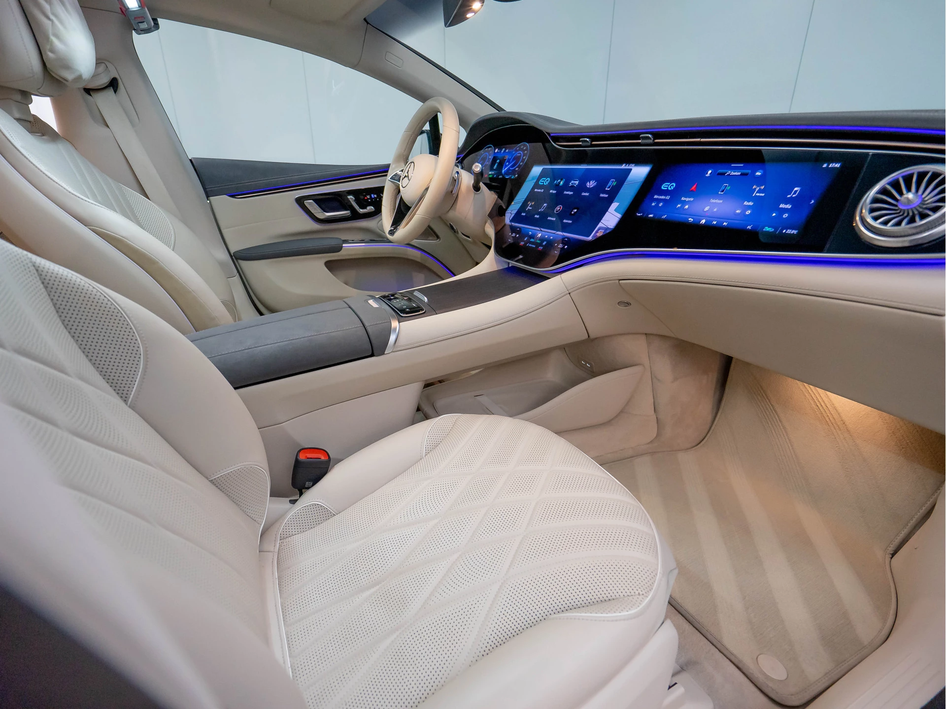 Hoofdafbeelding Mercedes-Benz EQS