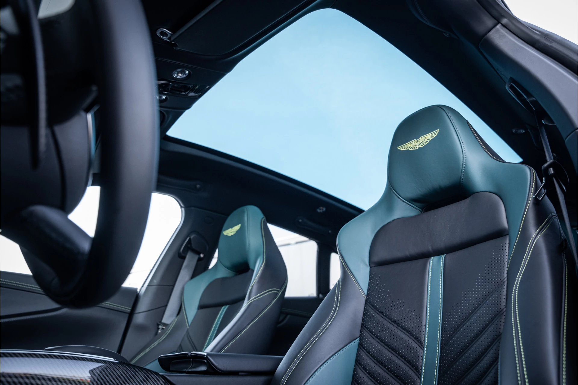 Hoofdafbeelding Aston Martin DBX