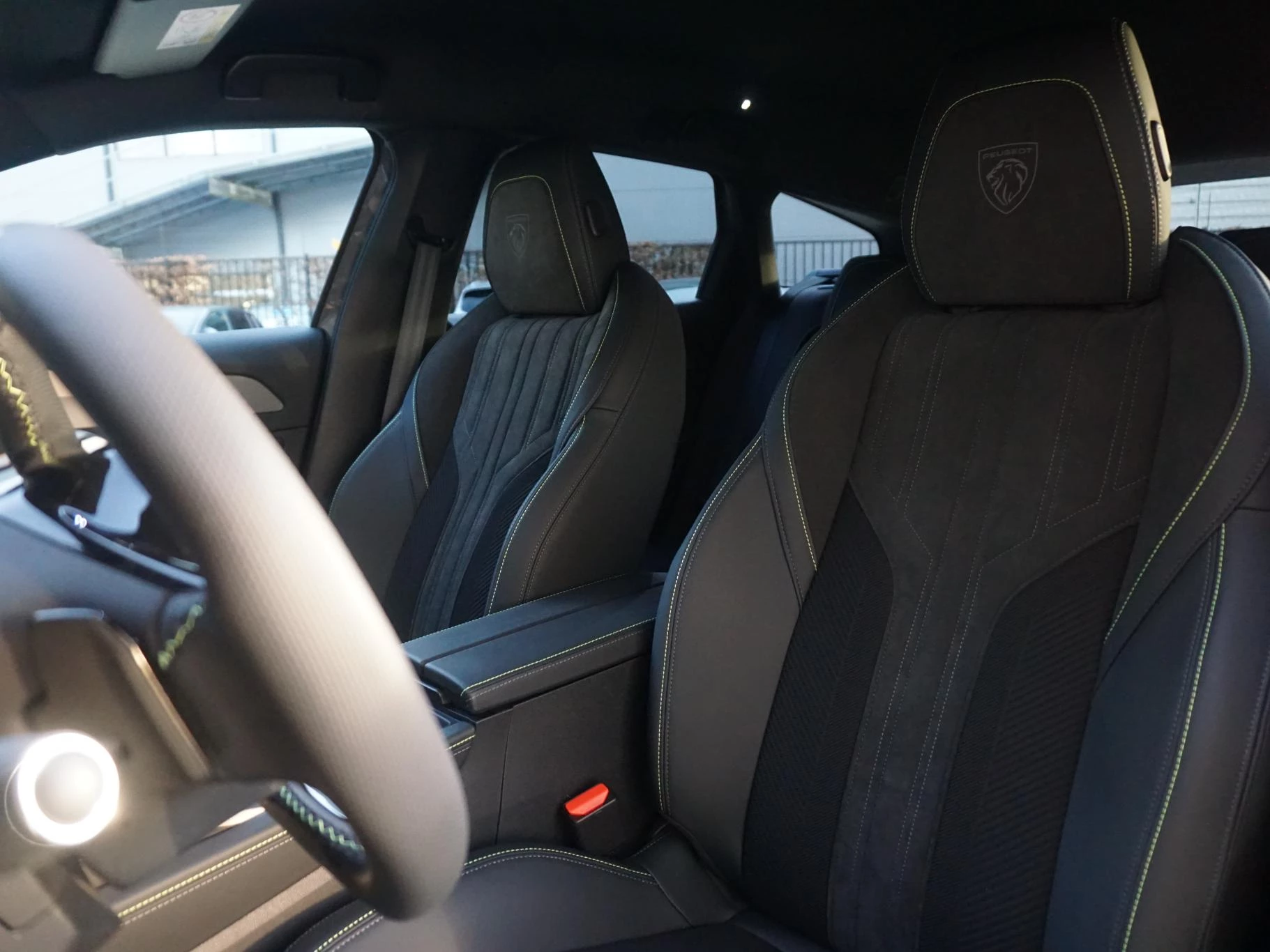 Hoofdafbeelding Peugeot e-308