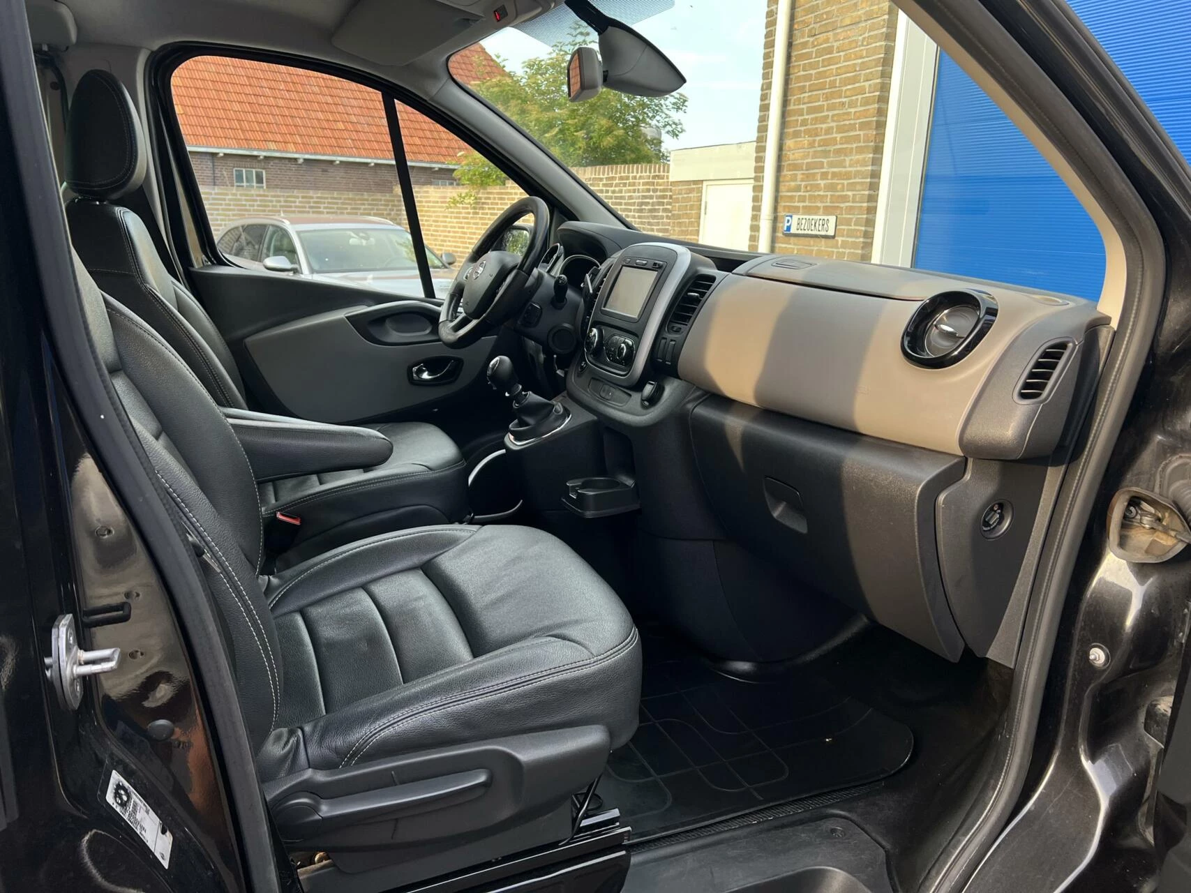 Hoofdafbeelding Nissan NV300