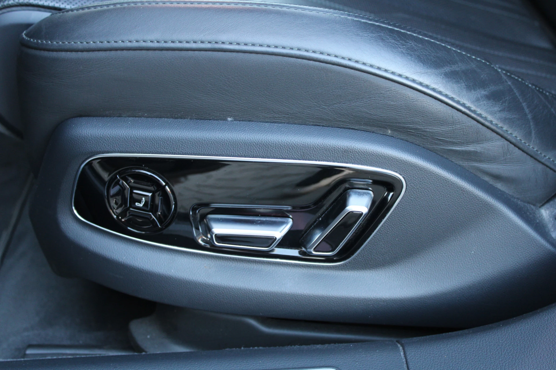 Hoofdafbeelding Audi A8