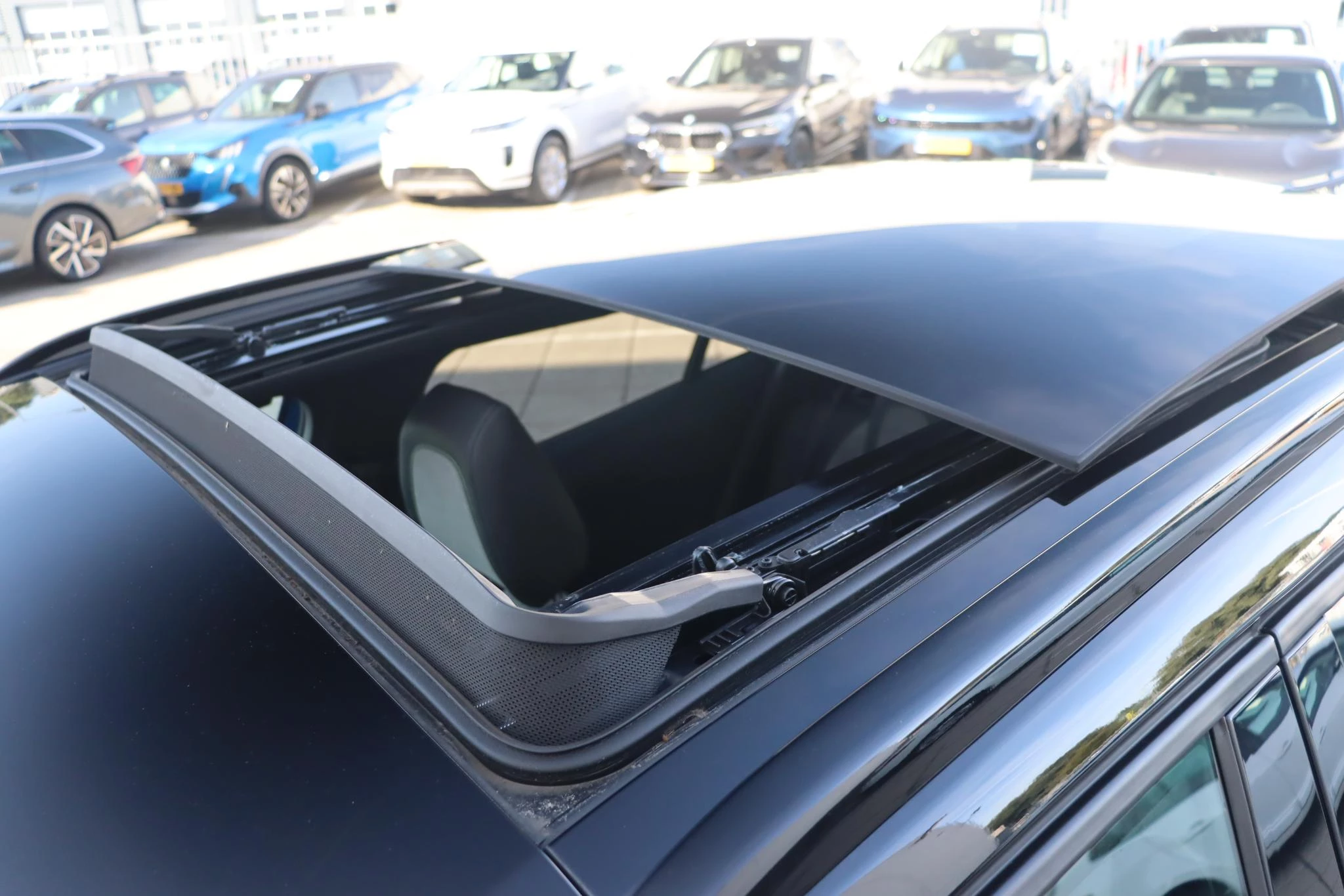 Hoofdafbeelding Peugeot e-2008