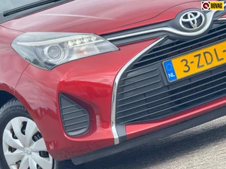 Toyota Yaris 1.0 VVT-i Aspiration | Summer Red Metallic | Navi/Airco/Camera/Compleet onderhouden!