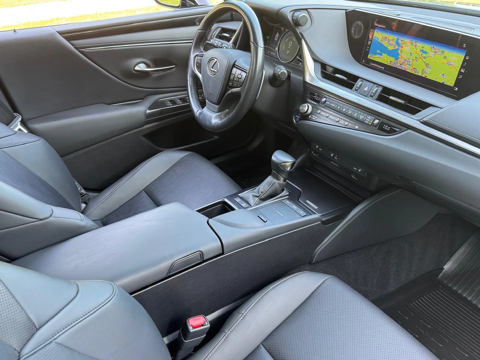 Hoofdafbeelding Lexus ES