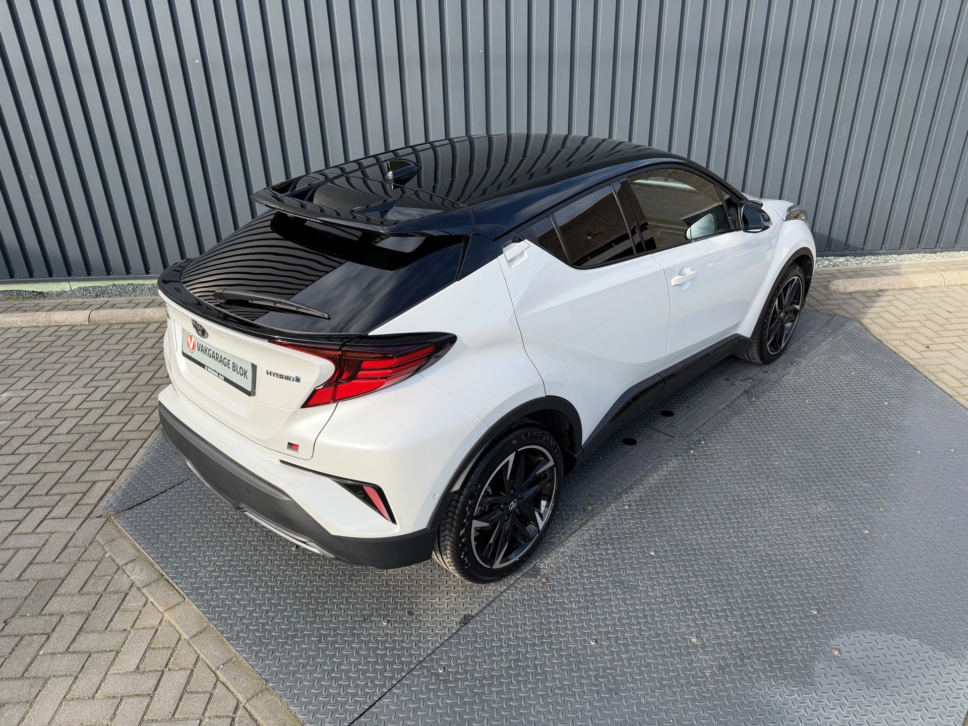 Hoofdafbeelding Toyota C-HR