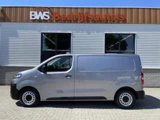 Hoofdafbeelding Citroën Jumpy Citroën Jumpy 1.5 BlueHDI 120pk M Club L2H1 / vaste prijs rijklaar € 16.950 ex btw / lease vanaf € 285 / airco / cruise control / bijrijdersbank / grijs metallic / navigatie / euro 6 / bpm vrij