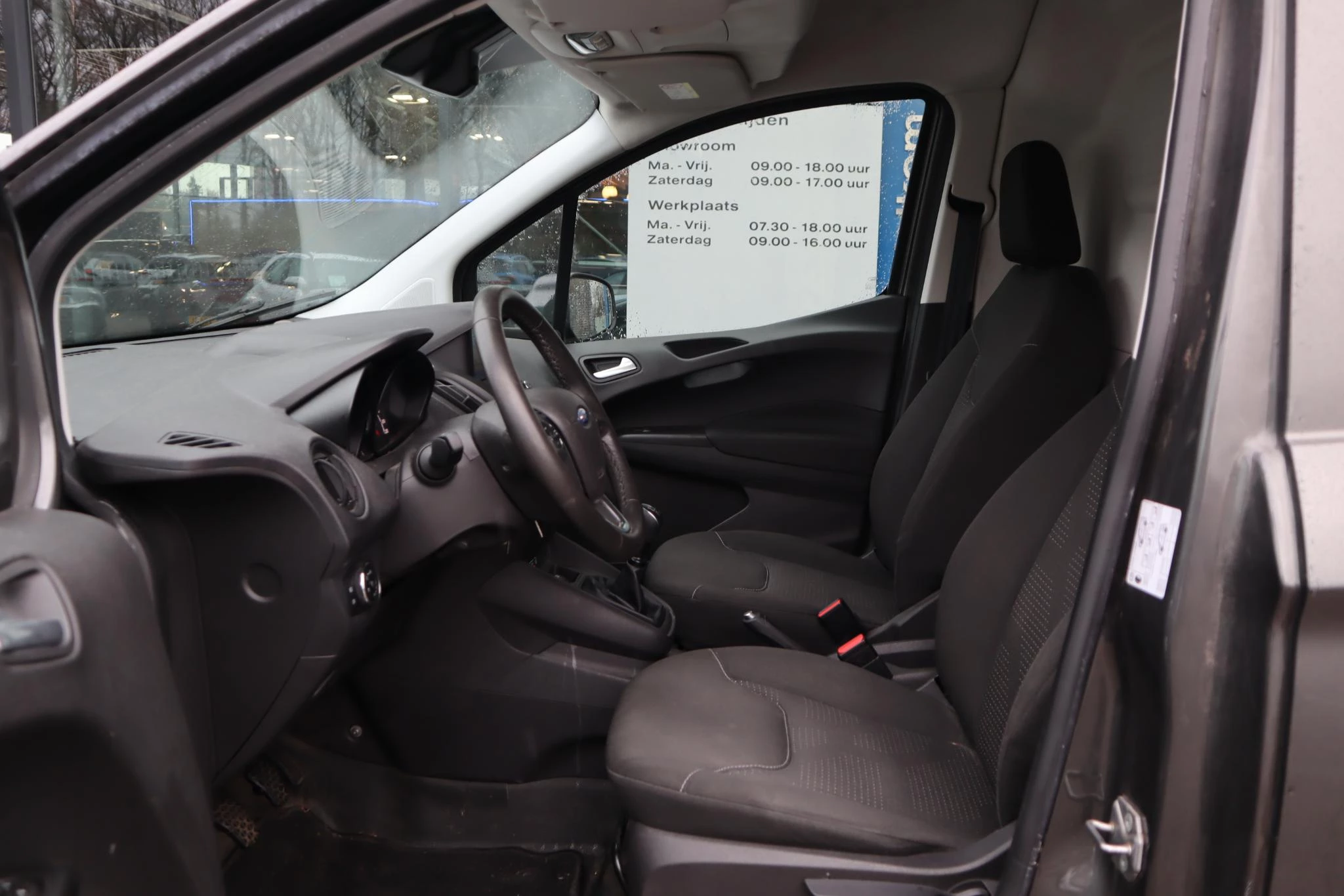 Hoofdafbeelding Ford Transit Courier