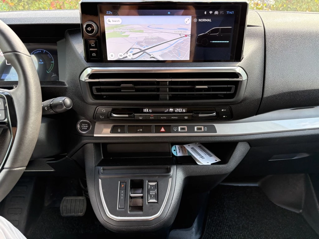 Hoofdafbeelding Peugeot e-Expert