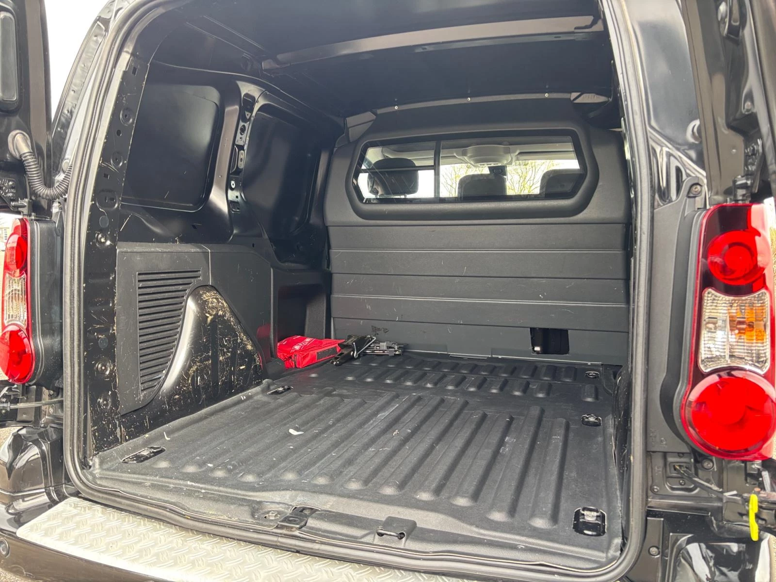 Hoofdafbeelding Peugeot Partner