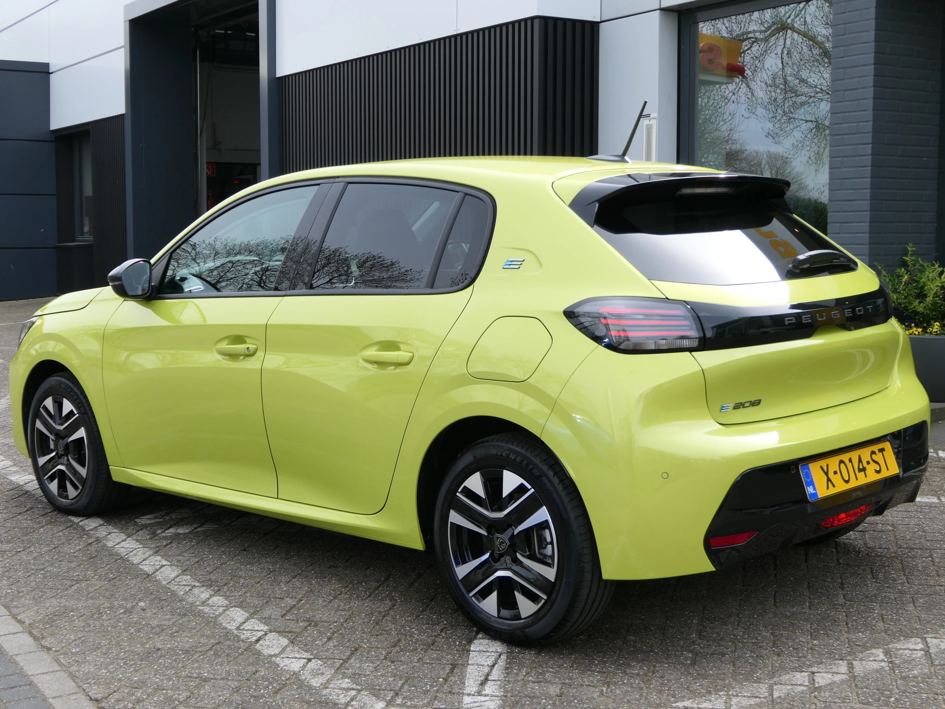 Hoofdafbeelding Peugeot e-208