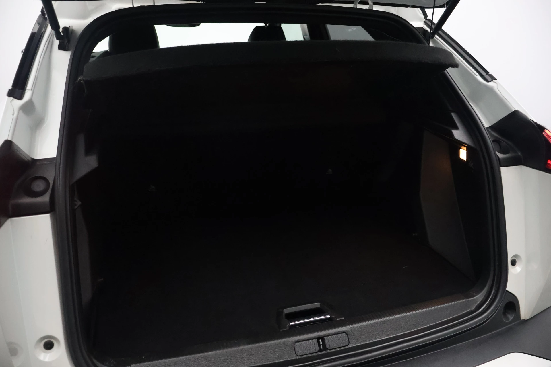 Hoofdafbeelding Peugeot e-2008