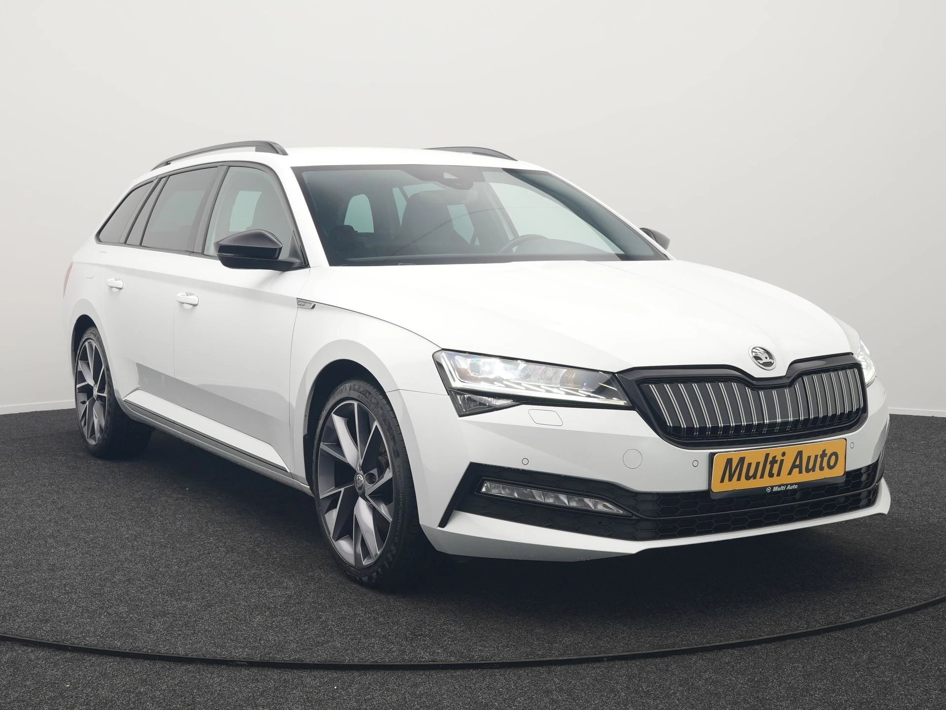 Hoofdafbeelding Škoda Superb
