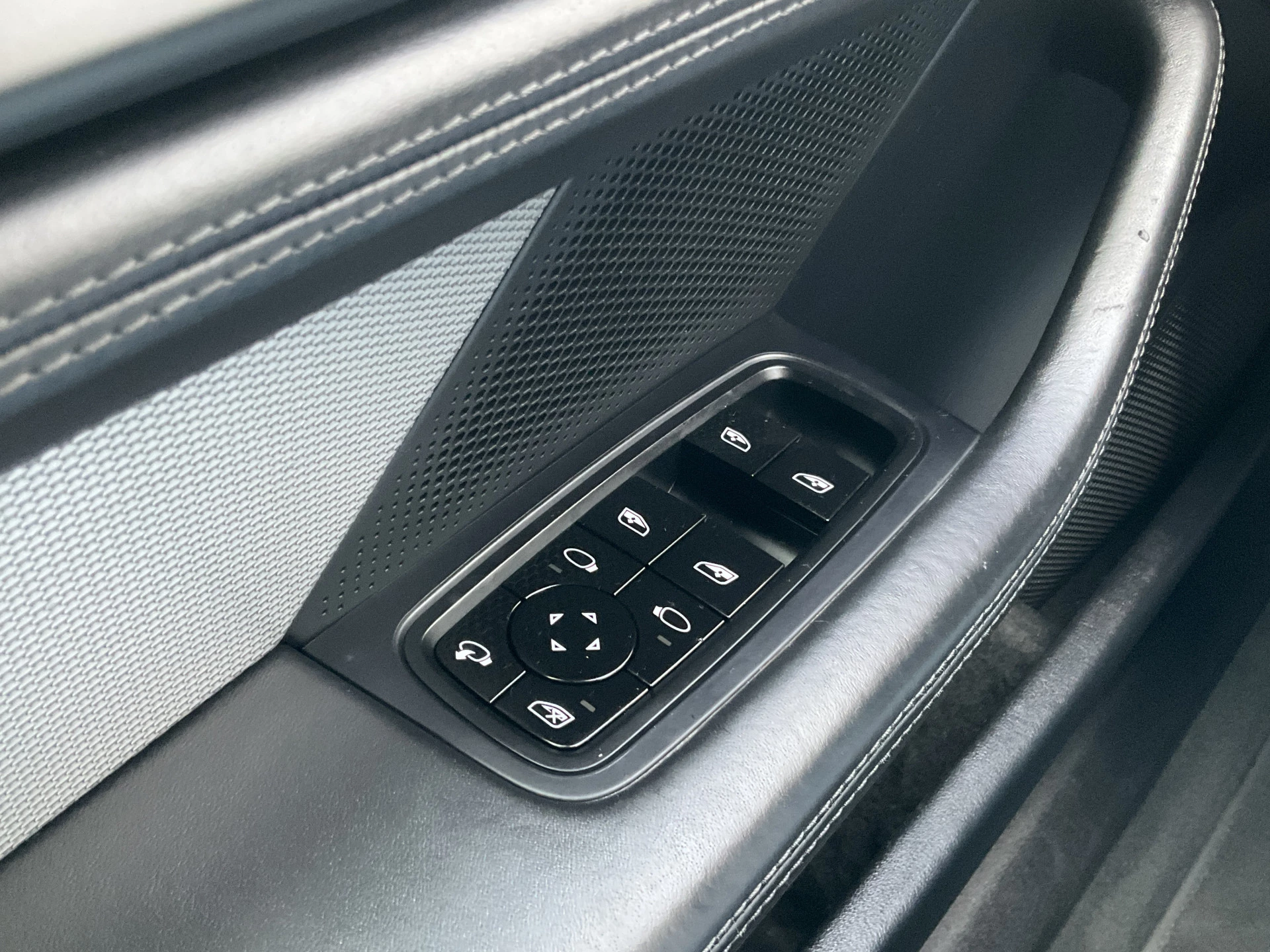 Hoofdafbeelding Porsche Taycan