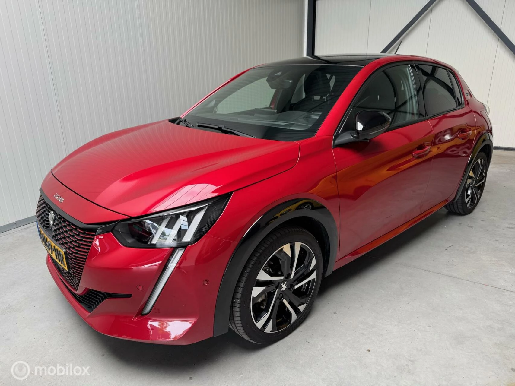 Hoofdafbeelding Peugeot e-208