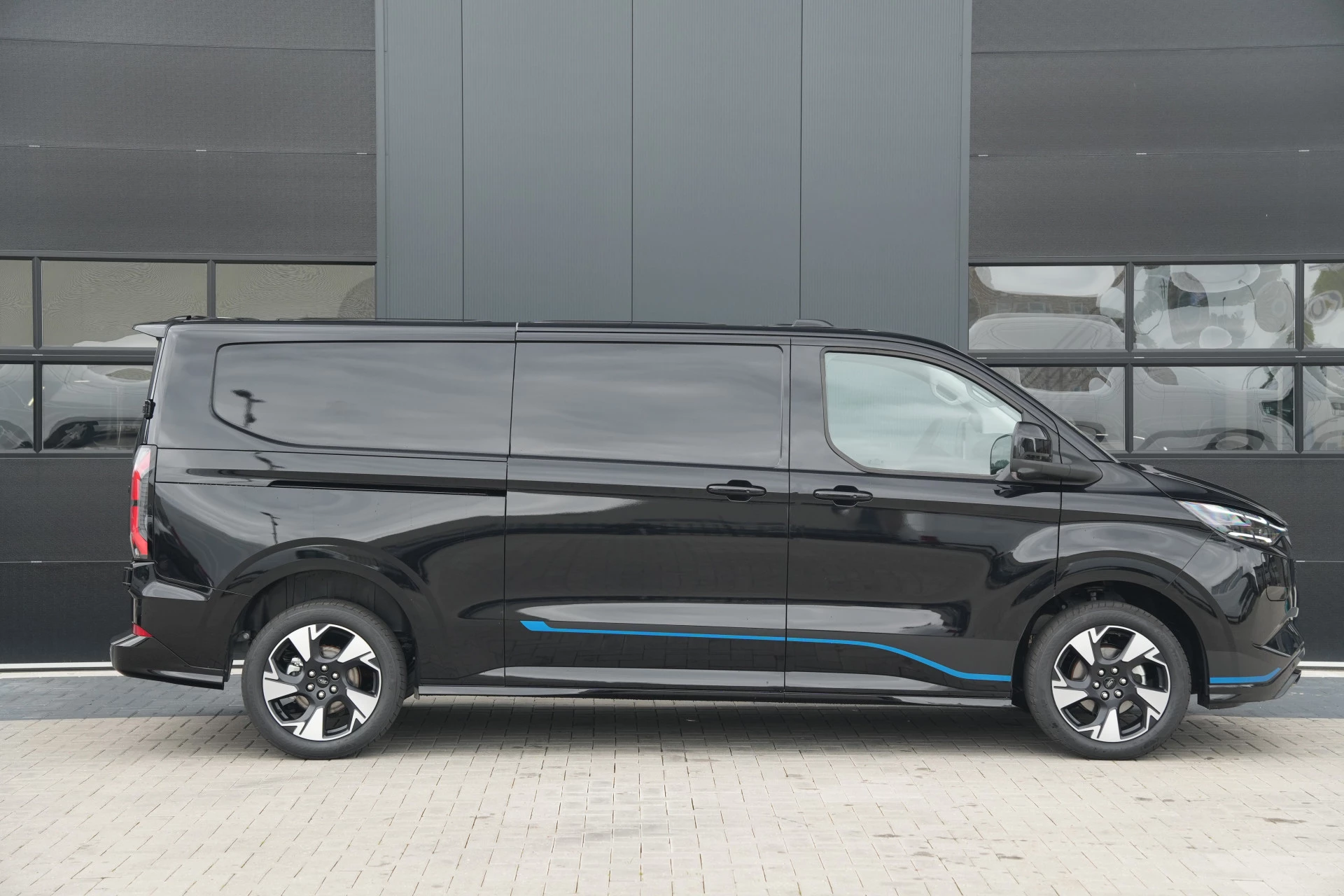 Hoofdafbeelding Ford E-Transit Custom