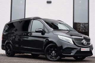 Hoofdafbeelding Mercedes-Benz V-Klasse Mercedes-Benz V-Klasse 300d / BPM VRIJ / DC / AMG / Panorama / 4.000km!! / 2x Elec Schuifdeur / Burmester / 360 Camera / Vol Opties / NIEUWSTAAT
