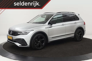 Hoofdafbeelding Volkswagen Tiguan Volkswagen Tiguan 1.5 TSI R-Line Business+ | Panoramadak |  Trekhaak | Stoel & stuurverwarming | Harman/Kardon | Camera | Adaptive cruise | Matrix LED