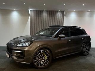 Porsche Cayenne 3.0 E-Hybrid Black Edition Porsche Cayenne 3.0 V6 470pk E-hybrid 2024 Sport-Design VOLL