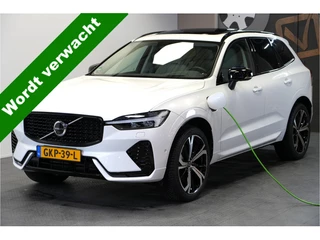 Volvo XC60 2.0 Recharge T6 AWD 293kW/399pk Aut8 Ultra Dark PARELMOER LAK + PANORAMADAK + HARMAN/KARDON + EL.TREKHAAK + PILOT ASSIST + 360 CAMERA + STOELMASSAGE&-KOELING + STUUR-&STOELVERWARMING + HEAD-UP + FULL LED + PARKSENSOREN + 21" LM-VELGEN!!