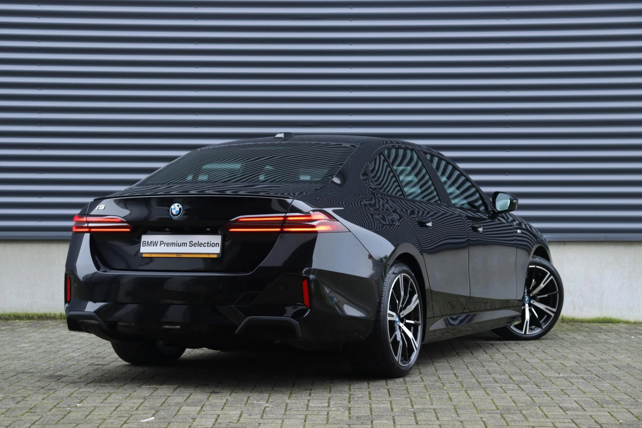 Hoofdafbeelding BMW i5