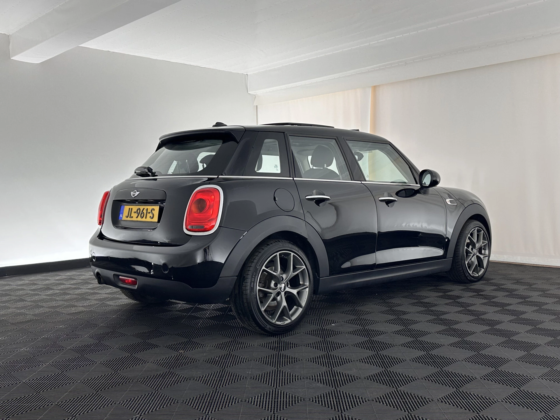 Hoofdafbeelding MINI One