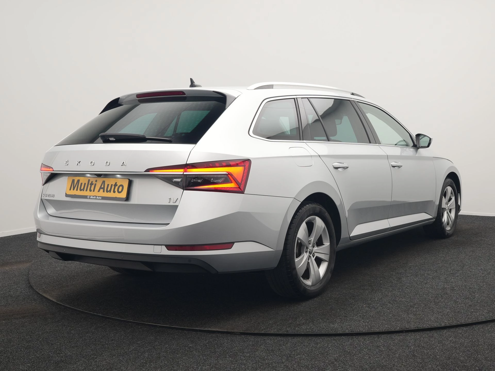 Hoofdafbeelding Škoda Superb