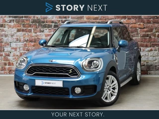 MINI Countryman Cooper S E ALL4 Serious Business Automaat / Panoramadak / Harman Kardon / Stoelverwarming / Head-Up Display / 18 Inch / Navigatie Professional / Parkeersensoren / MINI Yours Leder / Cruise Control / Driving Assistant / Climate Control / LED / Comfortstoelen