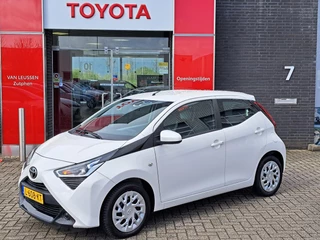 Toyota Aygo X-PLAY CAMERA AIRCO APPLE/ANDROID AUDIO-STUURWIELBEDIENING LED-DAGRIJVERL.