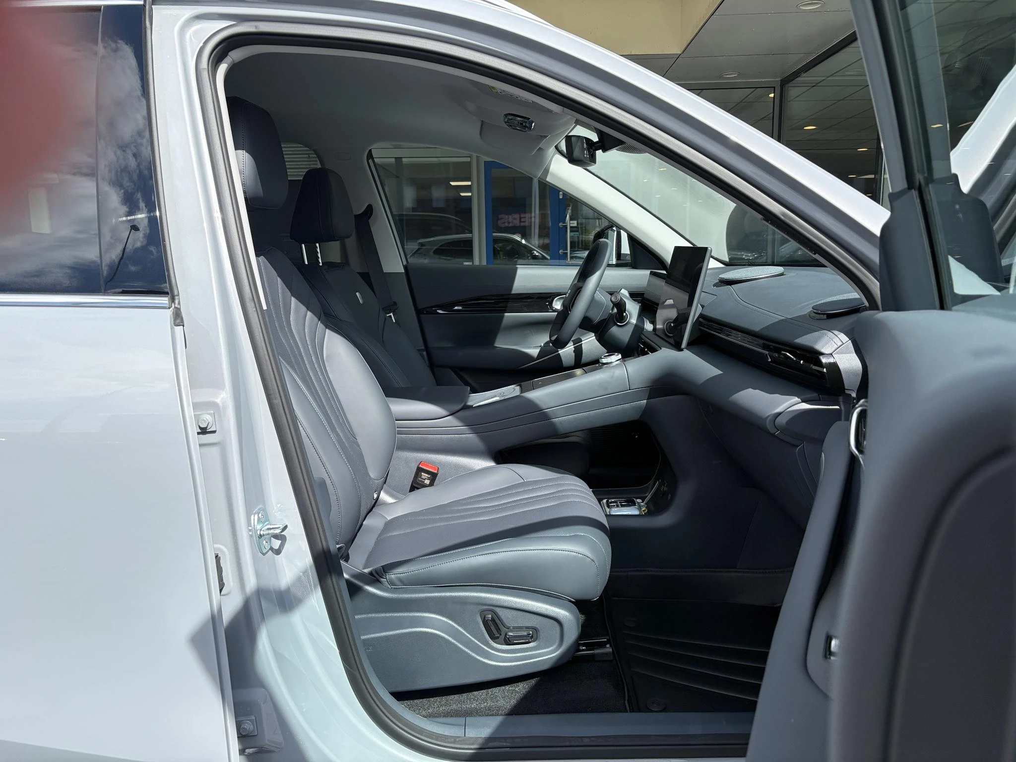 Hoofdafbeelding Geely E5