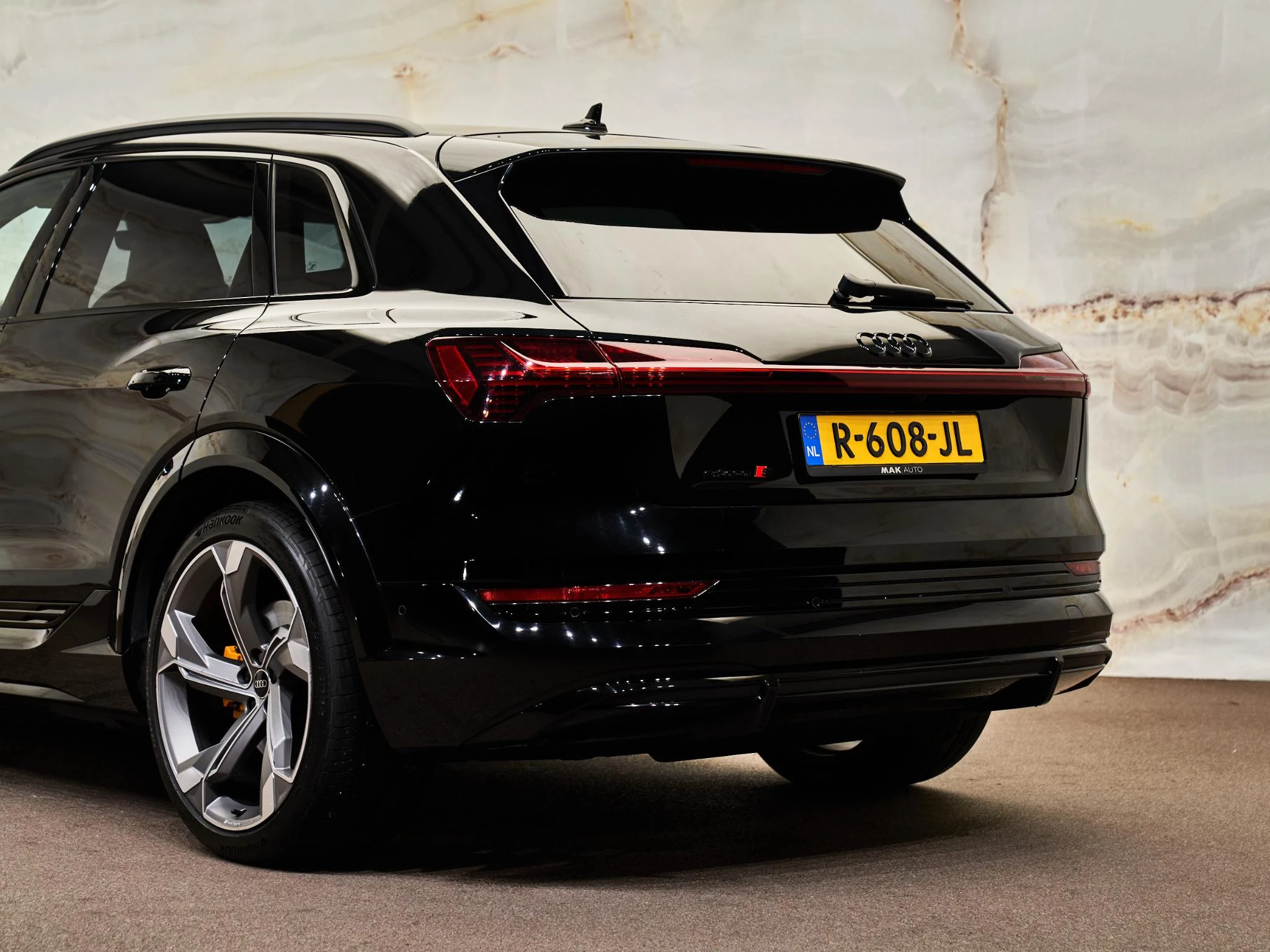 Hoofdafbeelding Audi e-tron