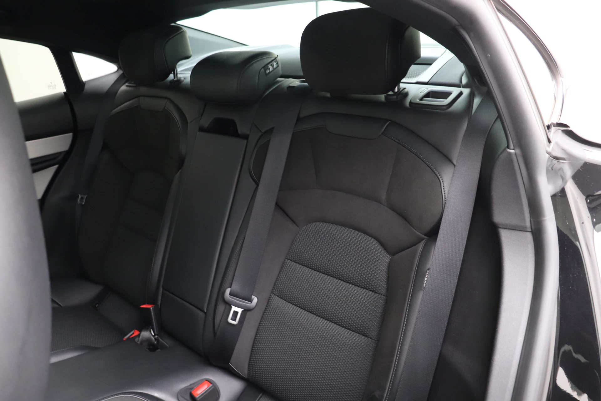 Hoofdafbeelding Porsche Taycan